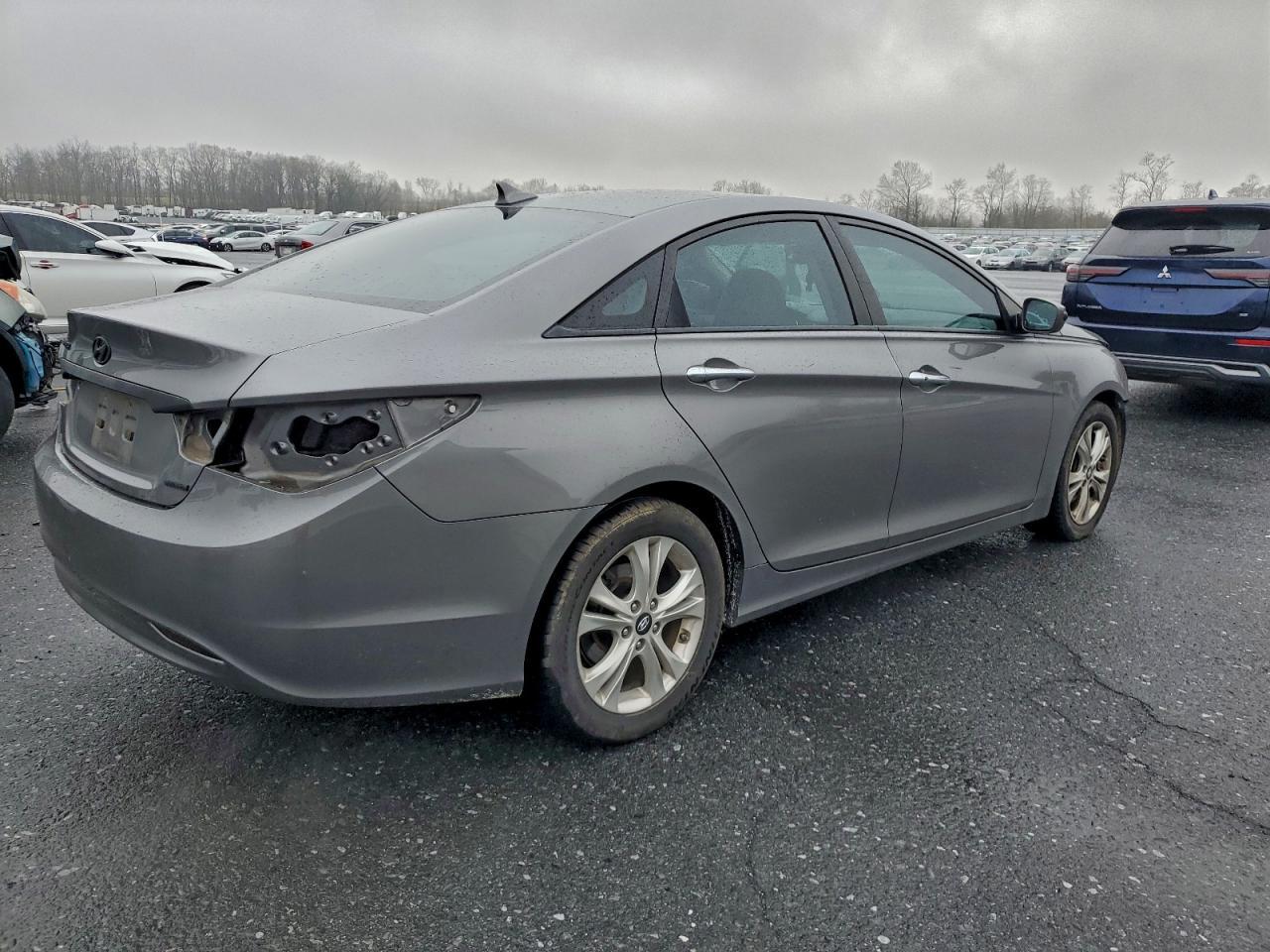 2011 HYUNDAI SONATA