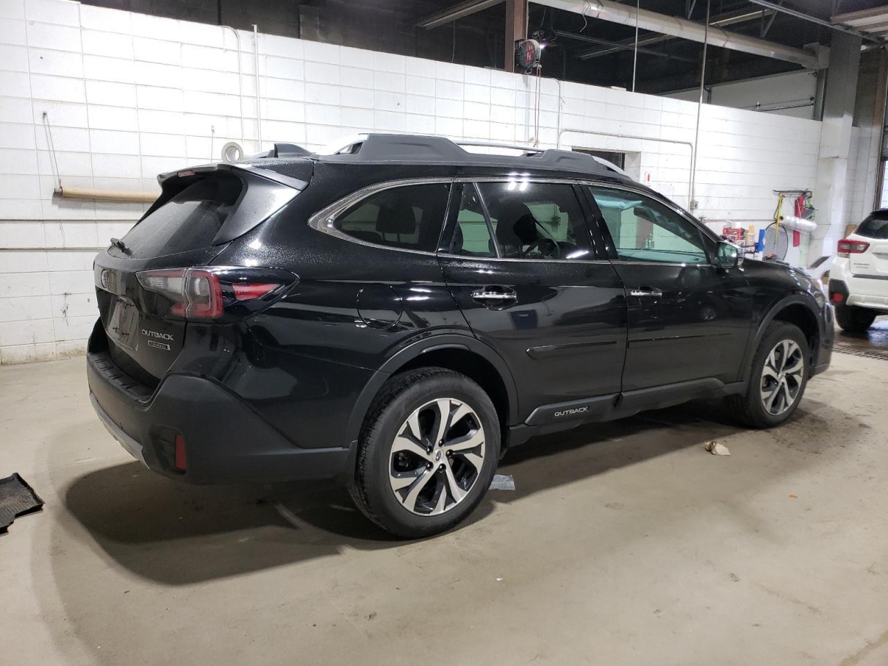 2020 SUBARU Outback