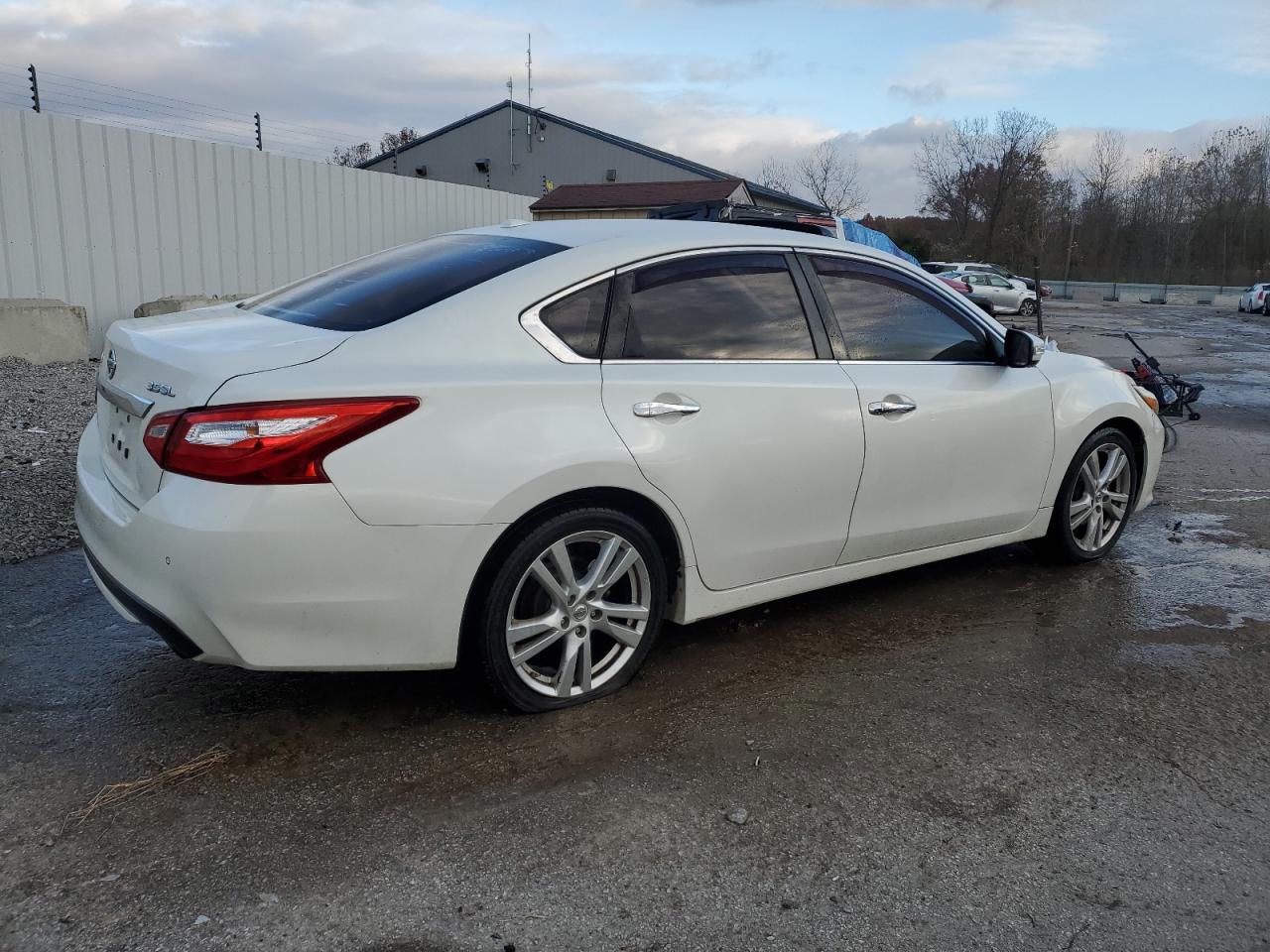 2016 NISSAN ALTIMA
