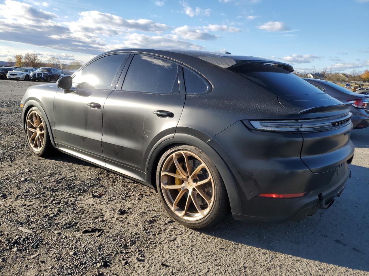 2024 PORSCHE CAYENNE