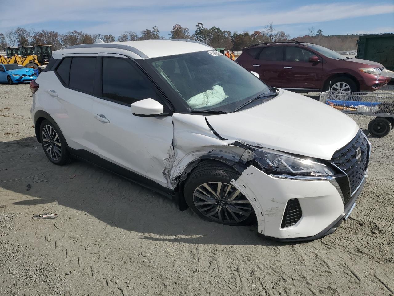 2023 NISSAN KICKS