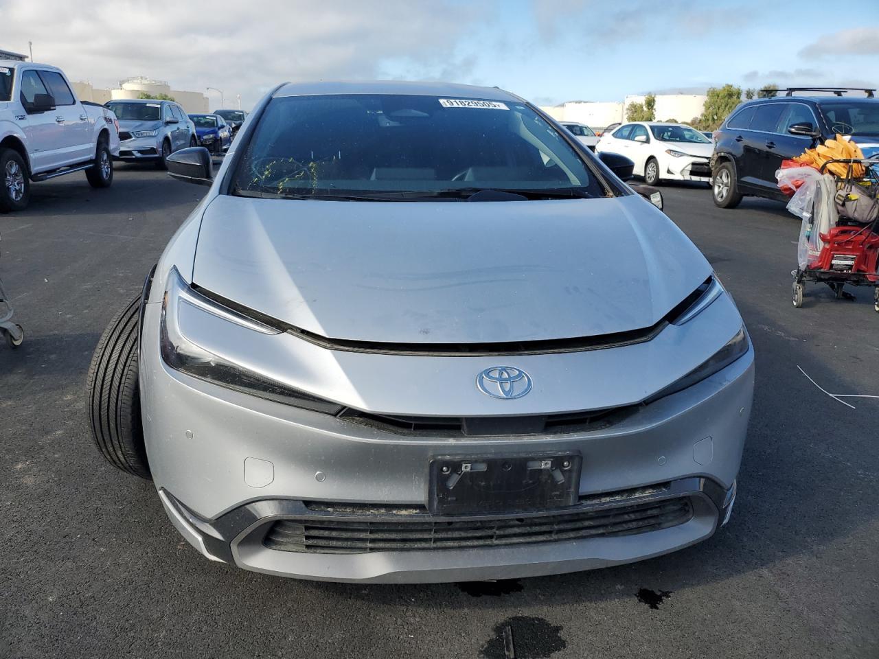 2024 TOYOTA PRIUS