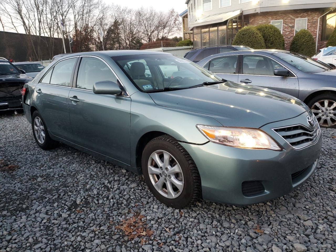 2011 TOYOTA CAMRY