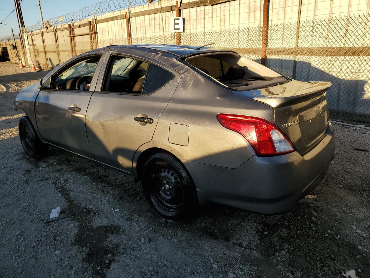 2016 NISSAN VERSA