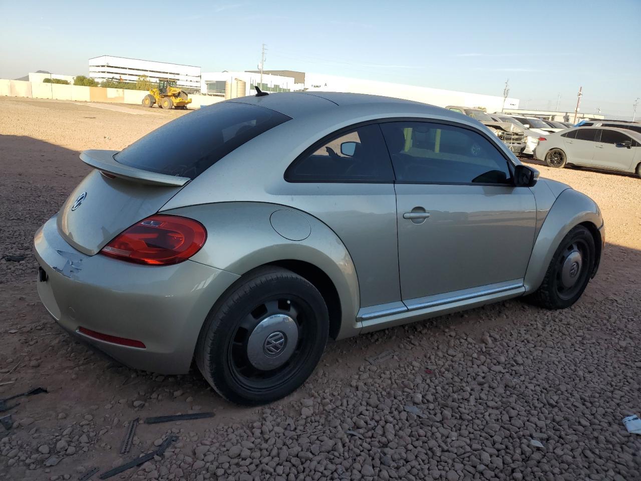 2012 VOLKSWAGEN Beetle