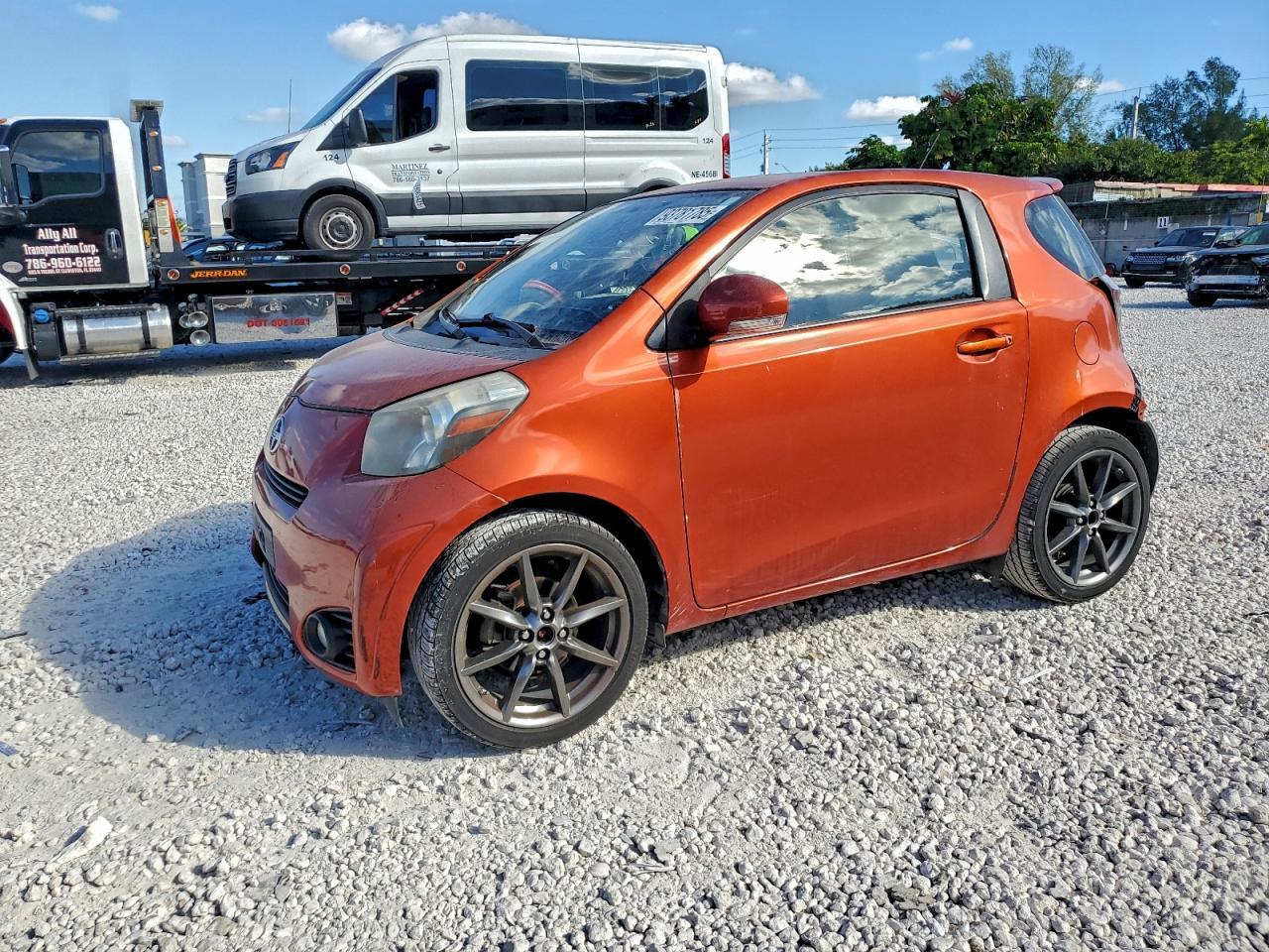 2013 TOYOTA SCION