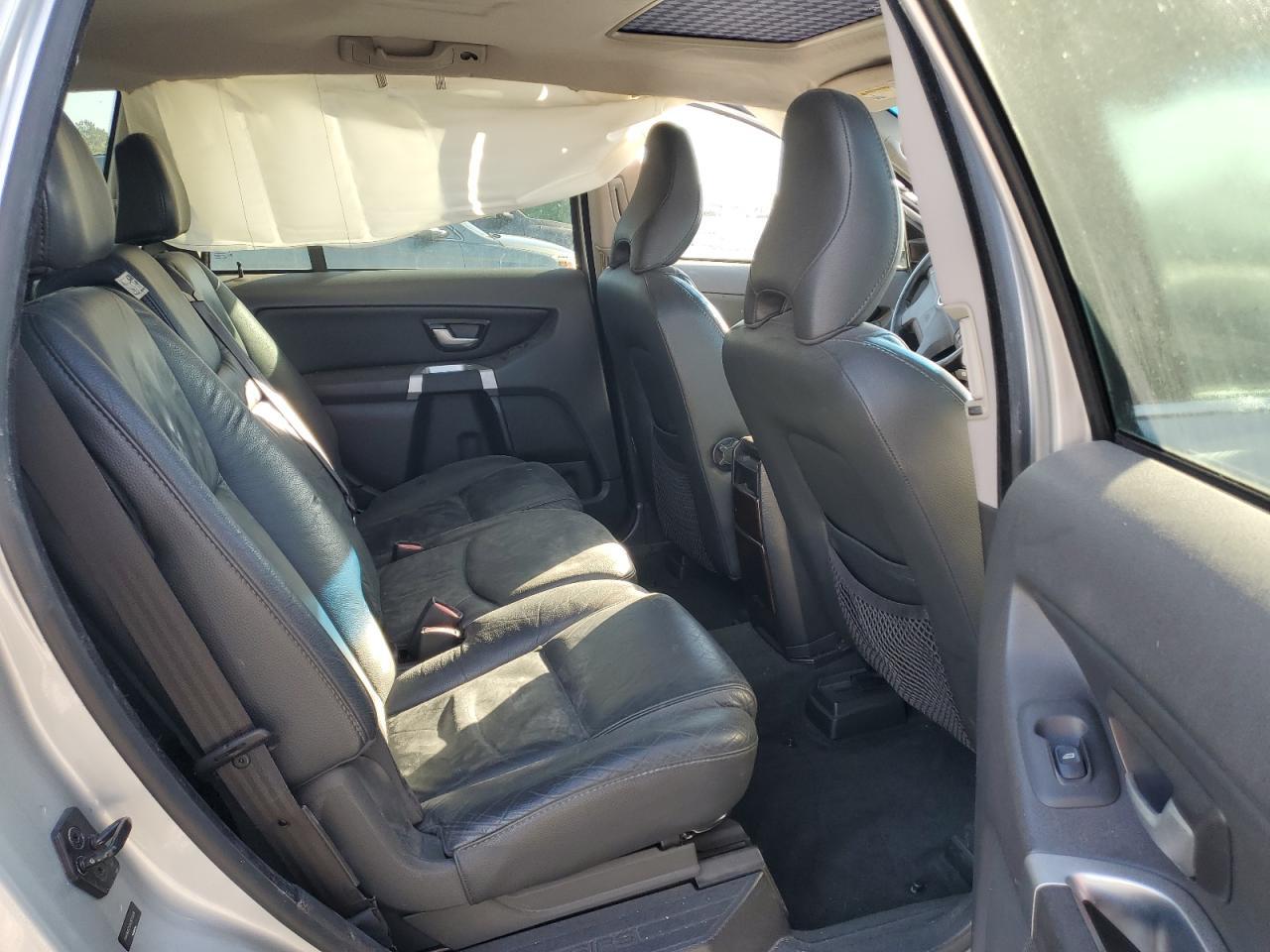 2010 VOLVO XC90
