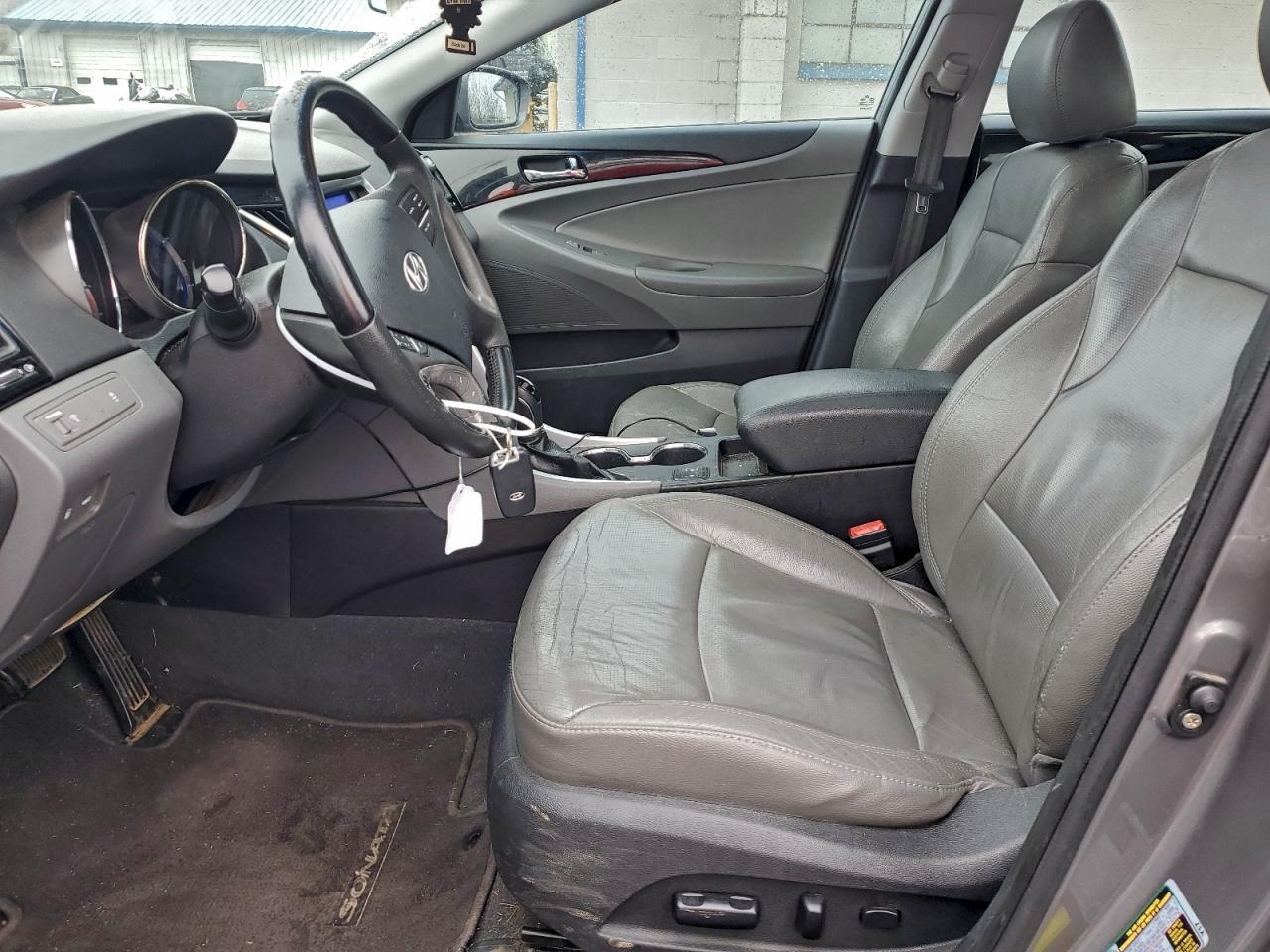 2011 HYUNDAI SONATA