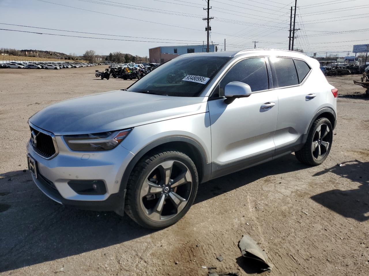 2019 VOLVO XC40
