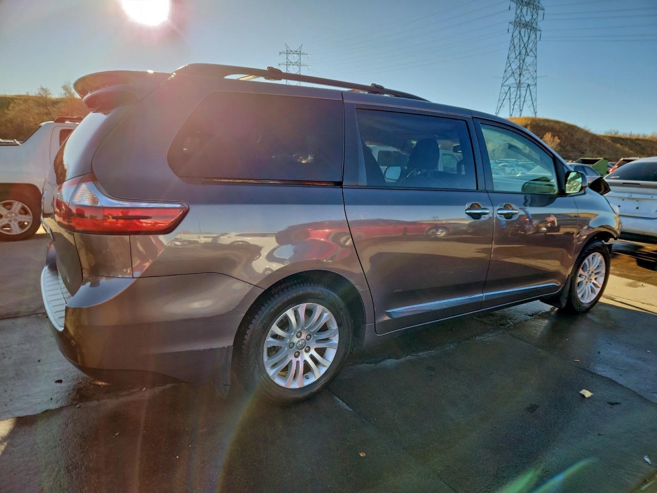 2015 TOYOTA SIENNA