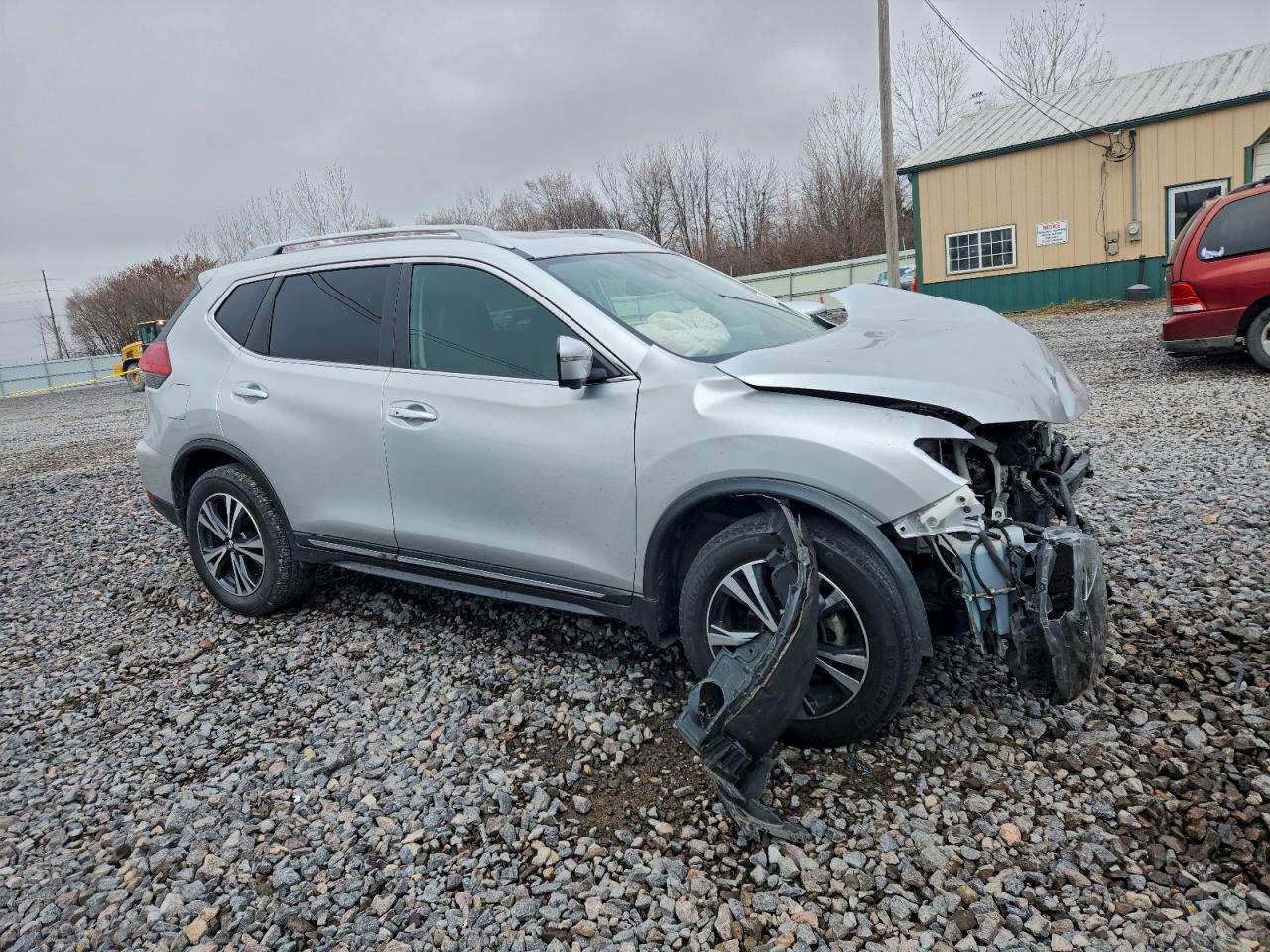 2017 NISSAN ROGUE