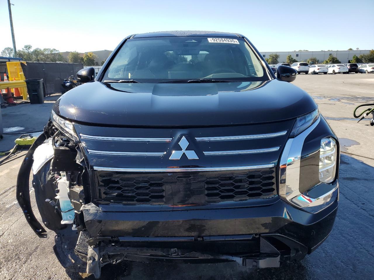 2025 MITSUBISHI outlander