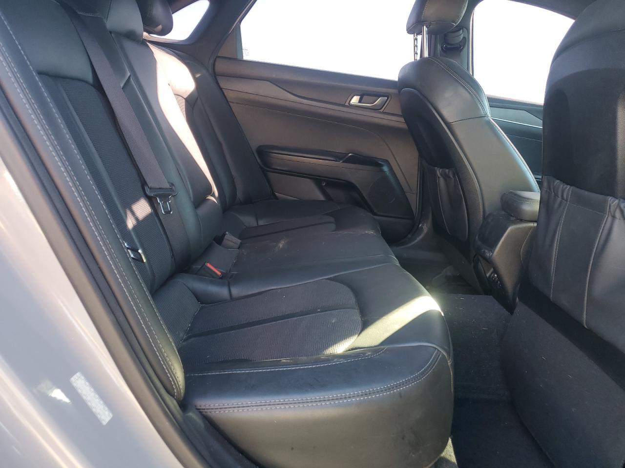 2022 KIA K5