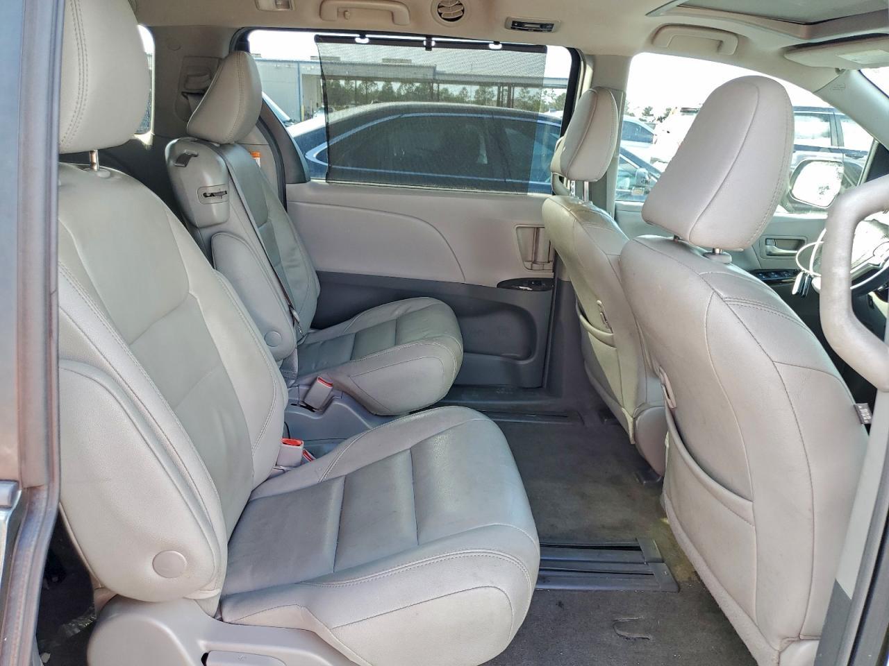2018 TOYOTA SIENNA