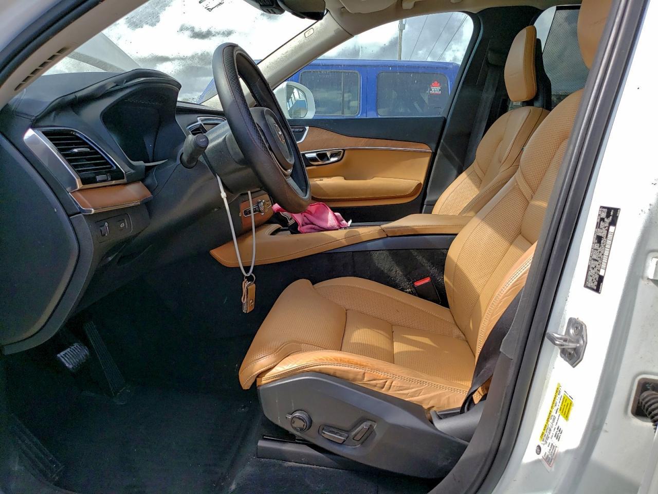 2016 VOLVO XC90