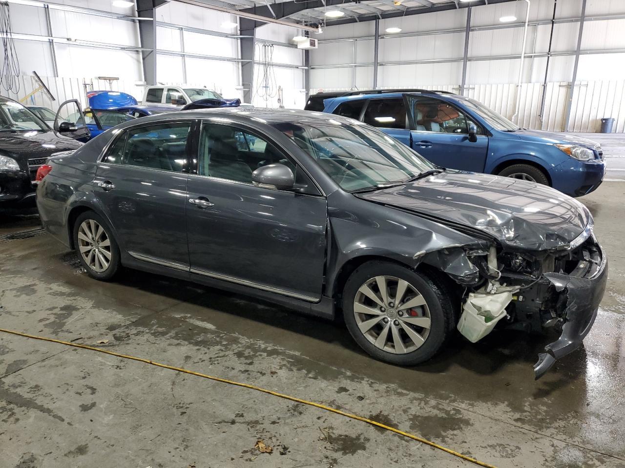 2011 TOYOTA Avalon
