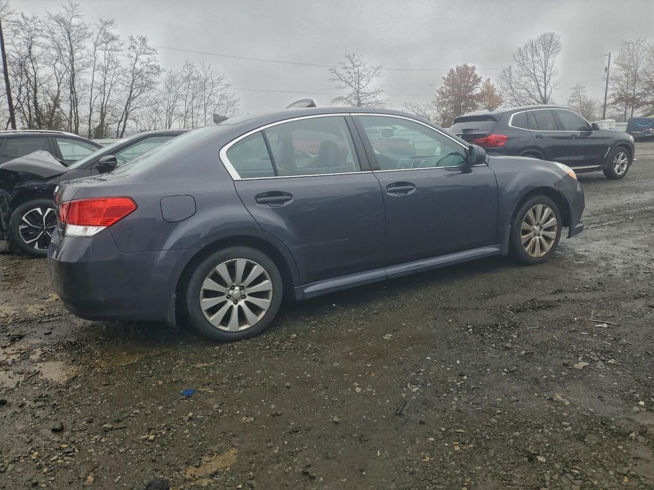 2011 SUBARU Legacy