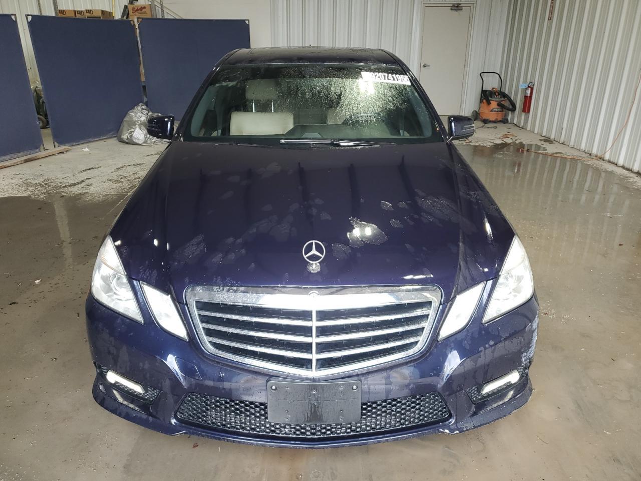 2011 MERCEDES-BENZ E-Class