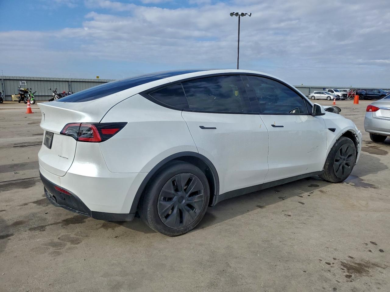 2024 TESLA MODEL Y