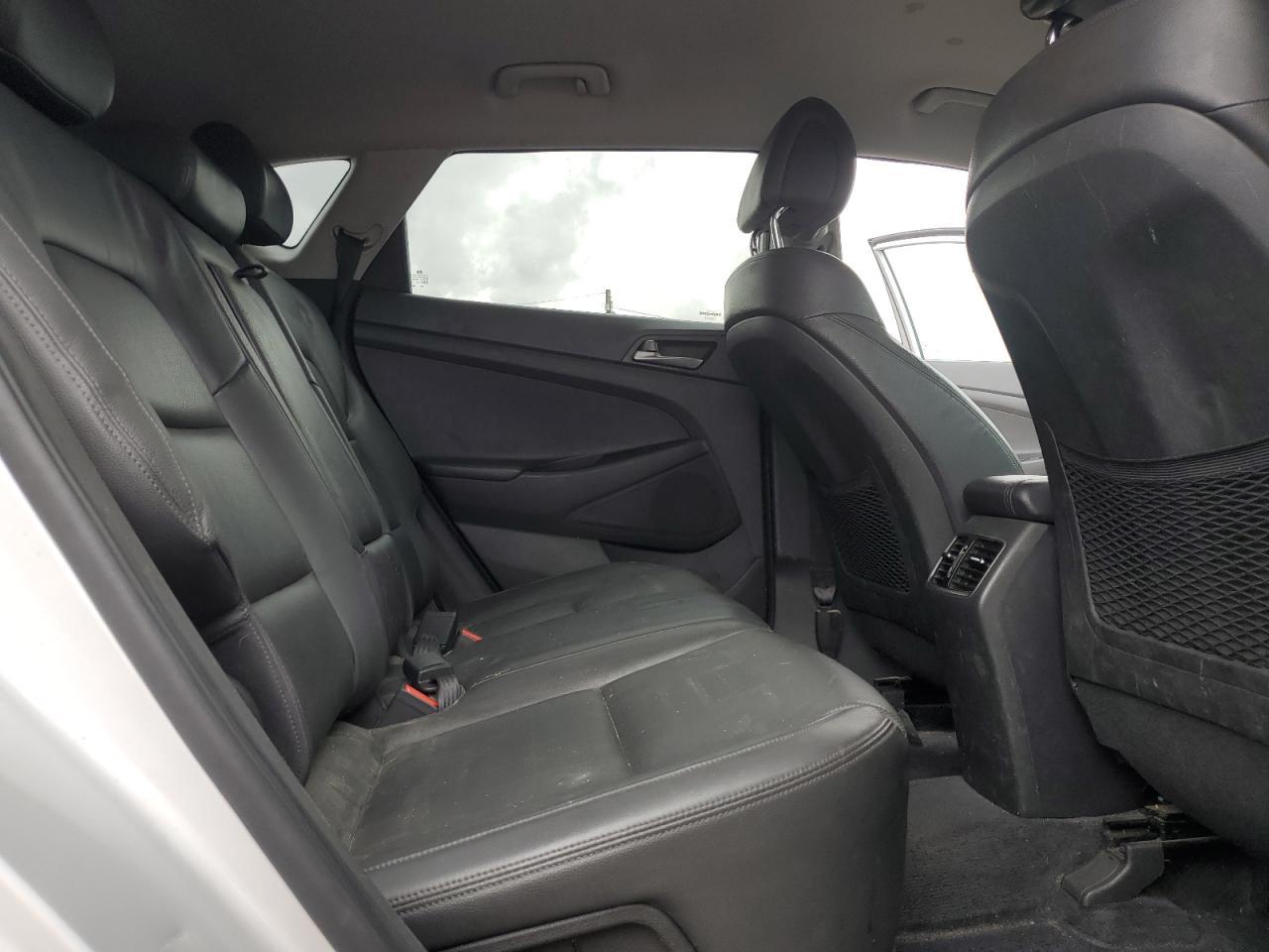 2016 HYUNDAI TUCSON