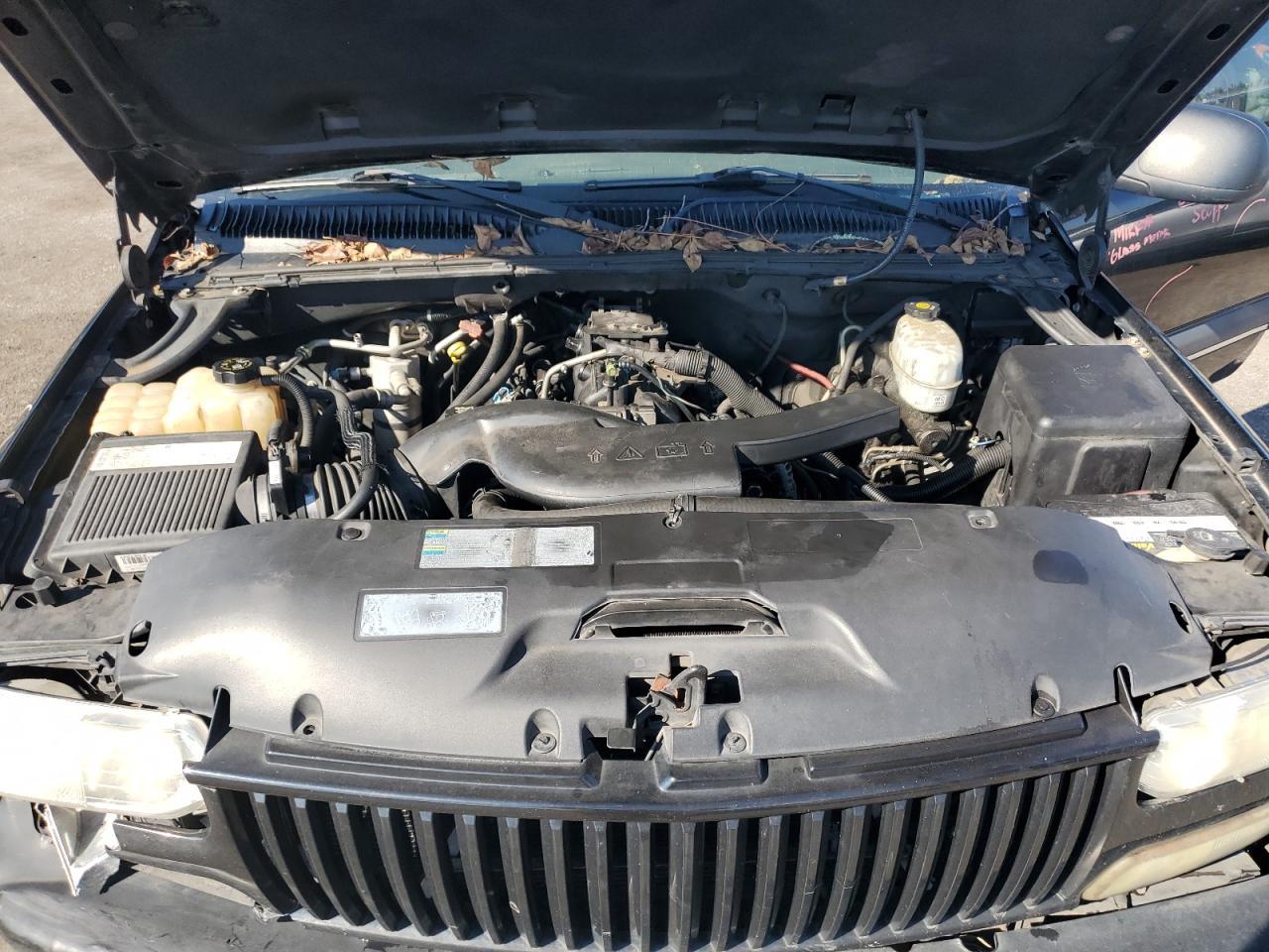 2004 CHEVROLET Tahoe
