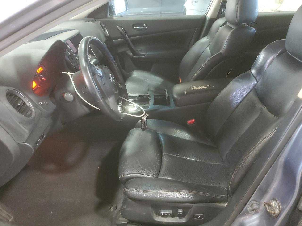 2010 NISSAN Maxima