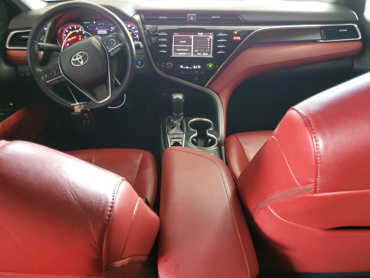 2018 TOYOTA CAMRY