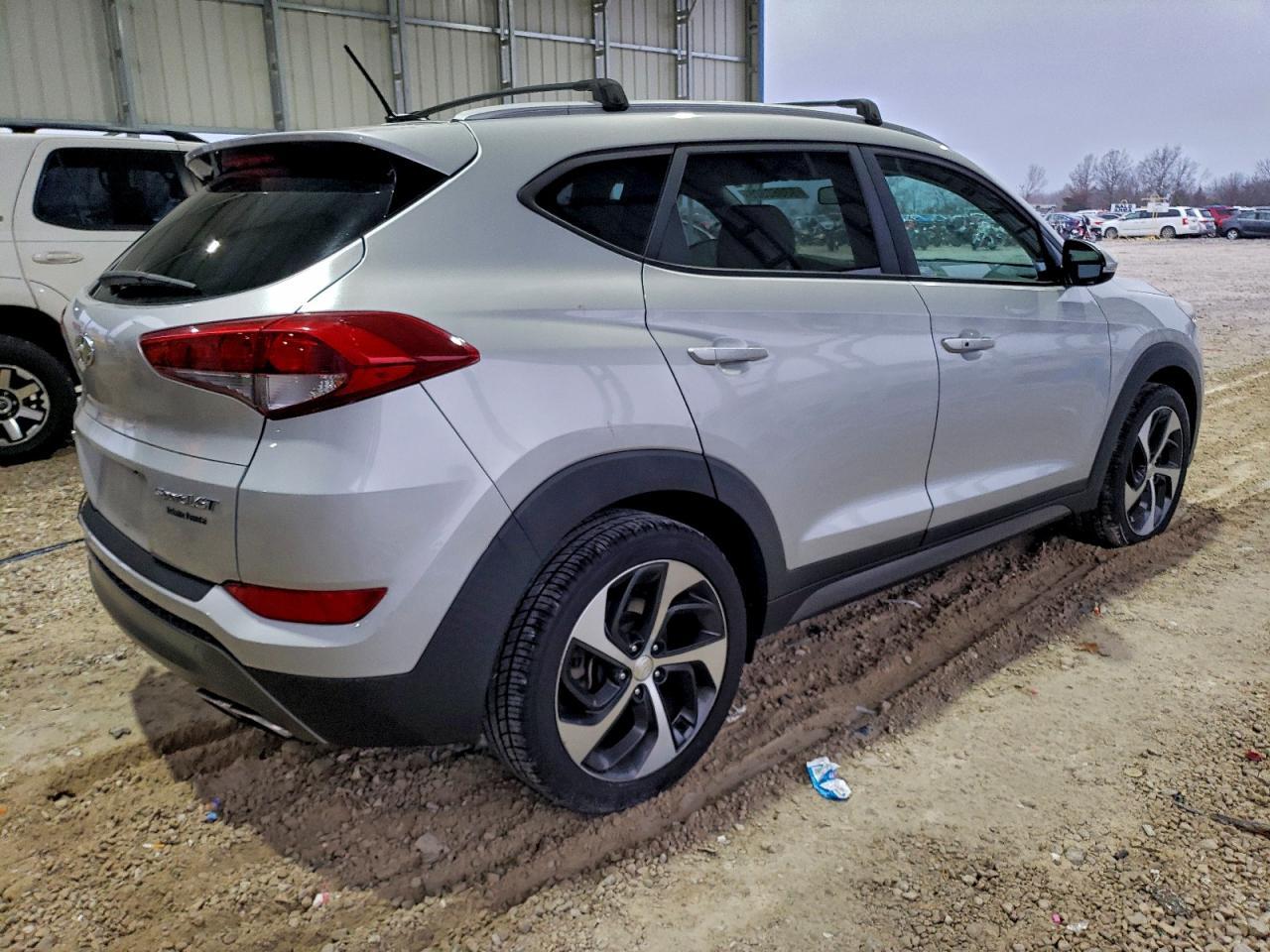 2016 HYUNDAI TUCSON