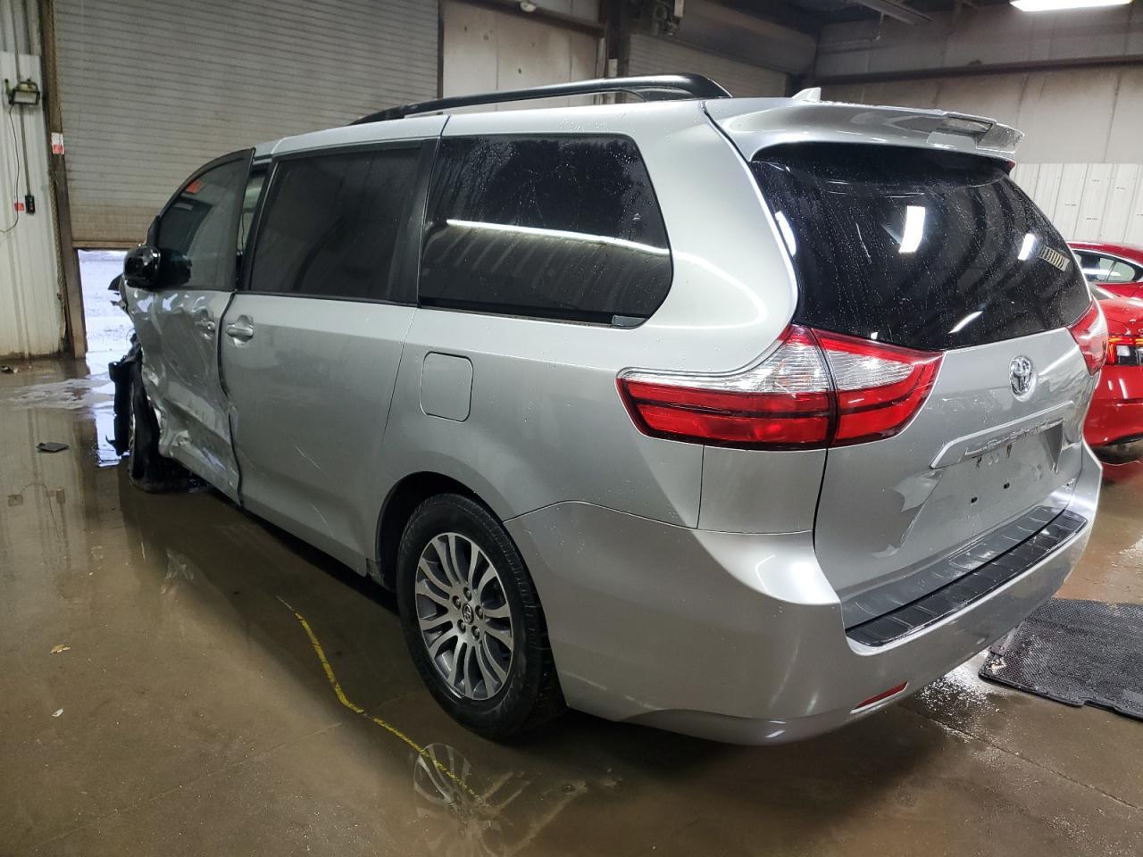 2019 TOYOTA SIENNA