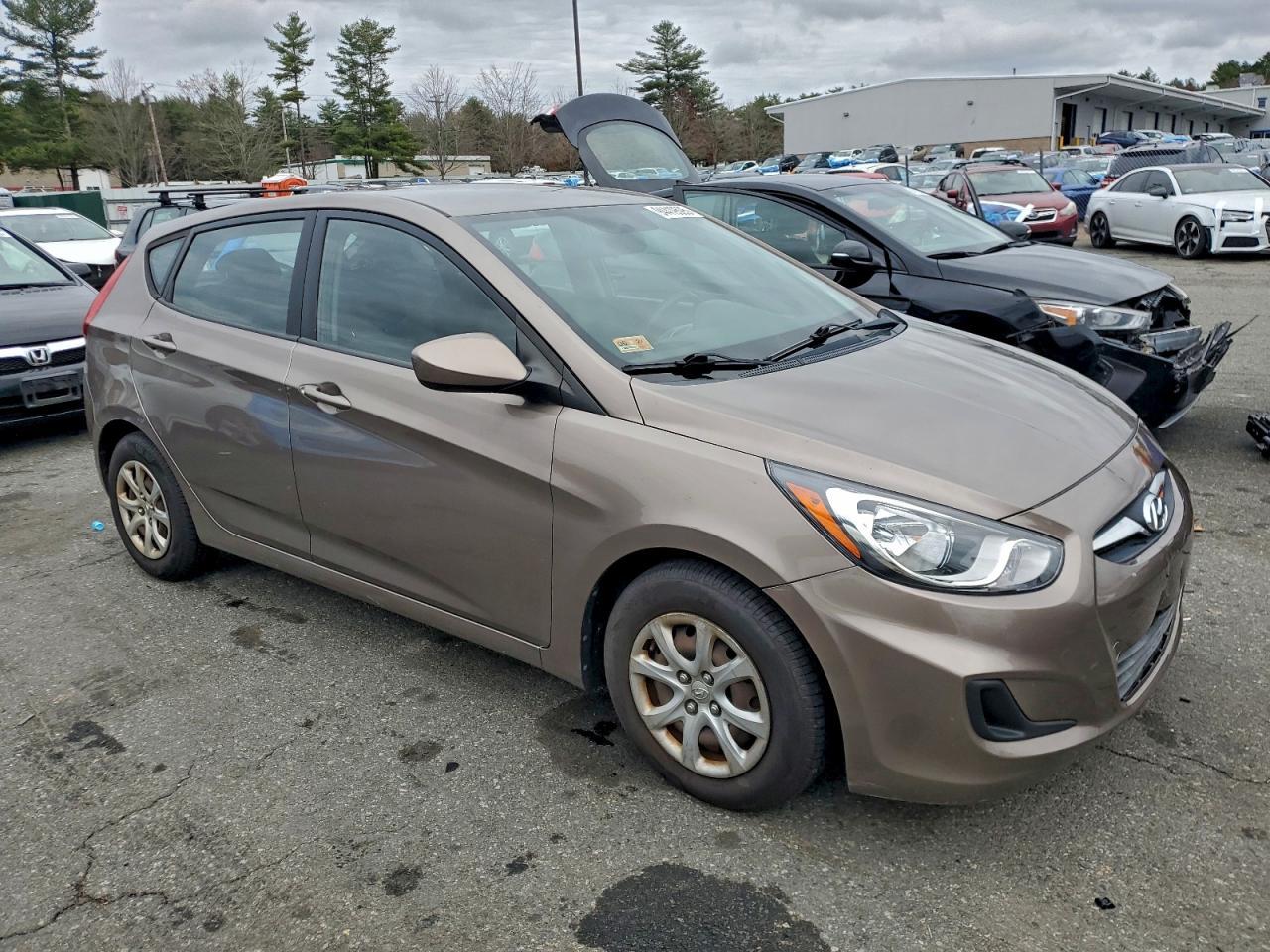2012 HYUNDAI ACCENT