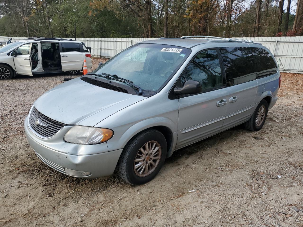 2002 CHRYSLER Town & Country