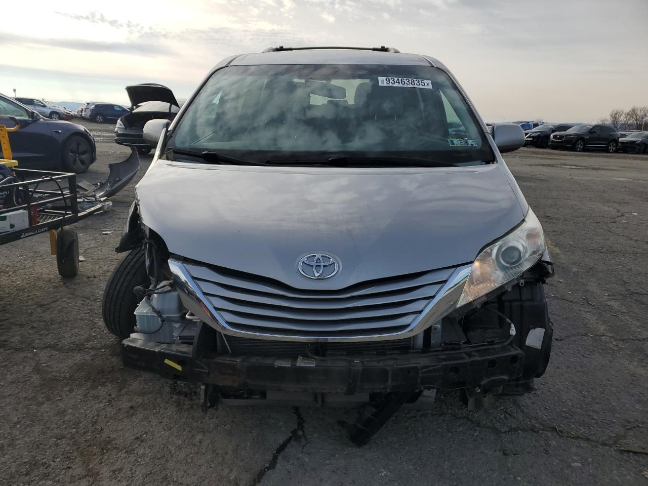 2015 TOYOTA SIENNA