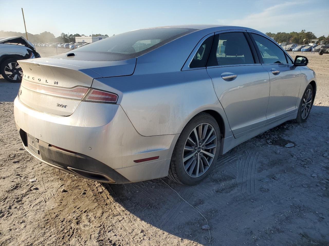 2017 LINCOLN MKZ