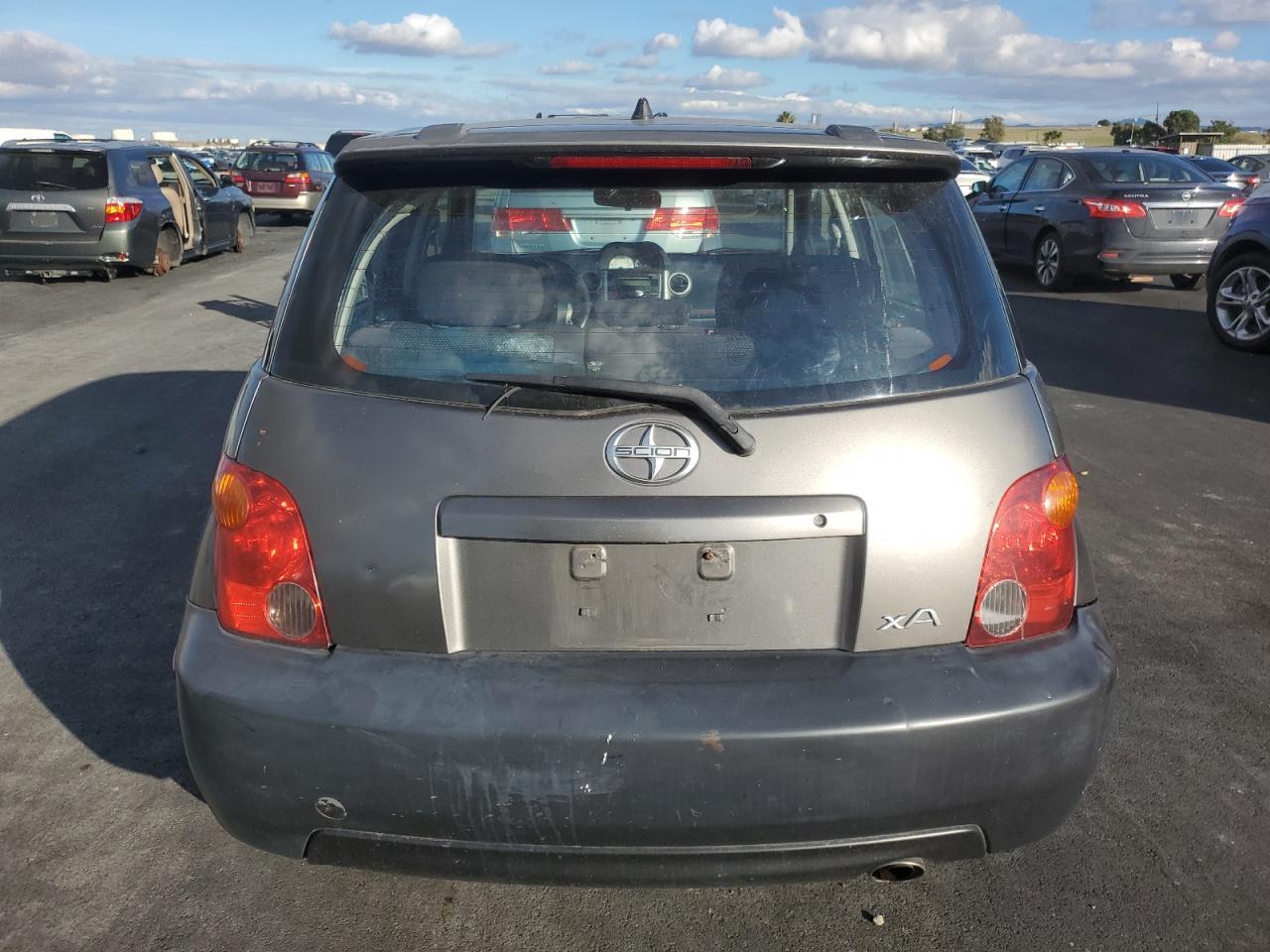 2005 TOYOTA SCION