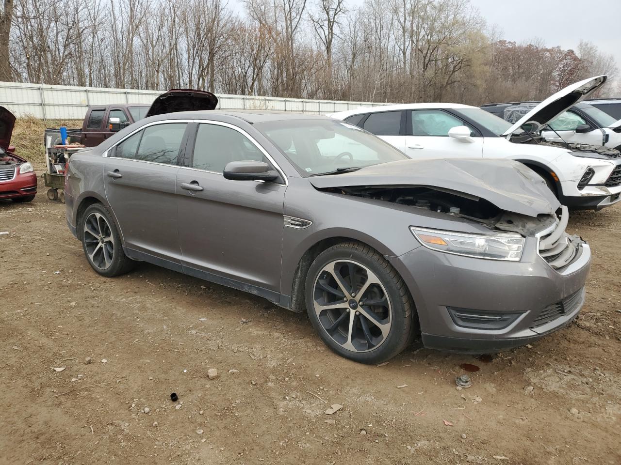 2014 FORD Taurus
