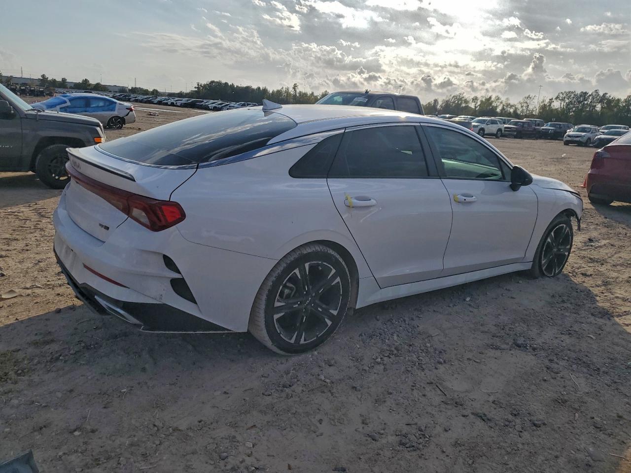 2022 KIA K5