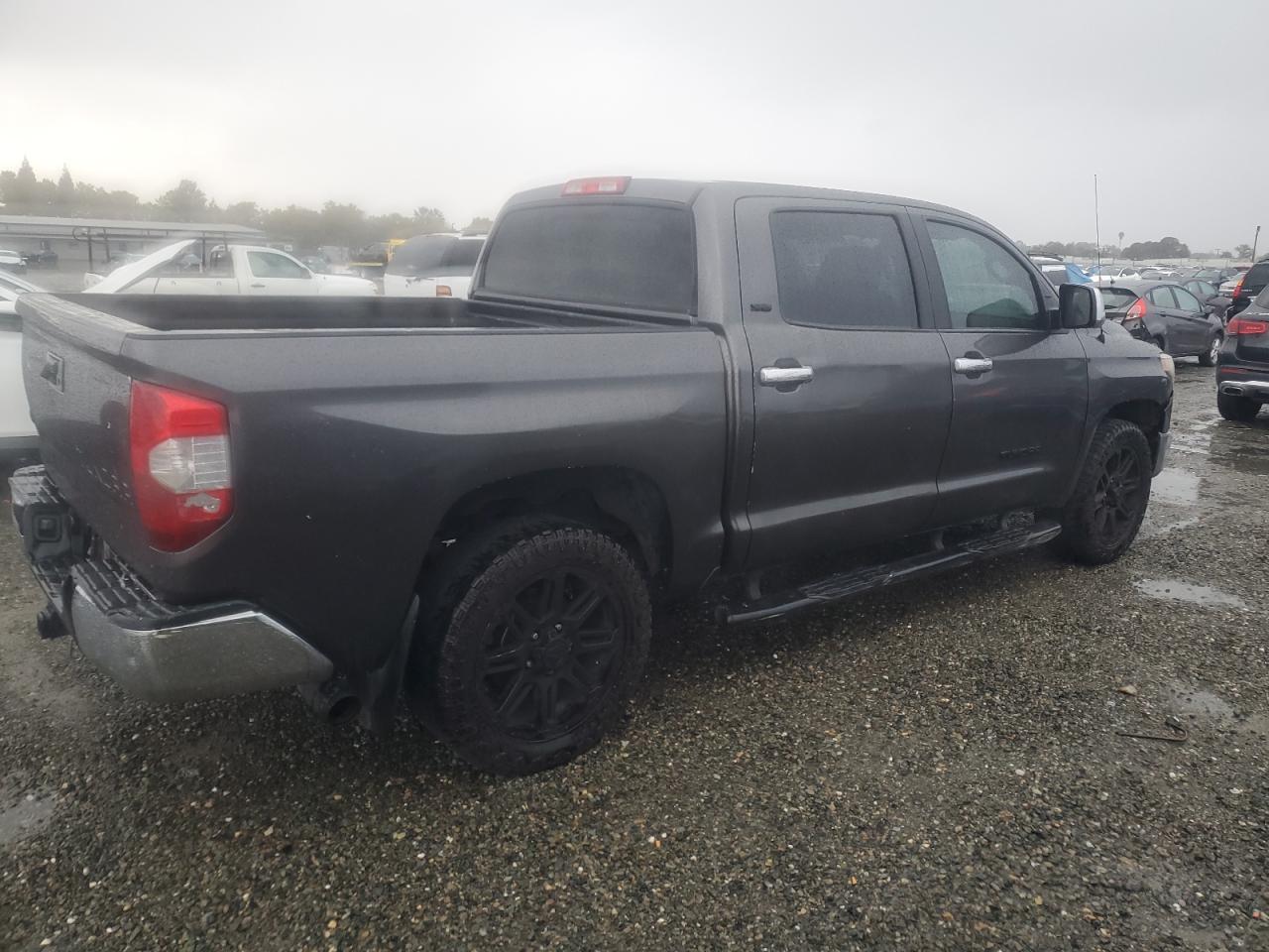 2018 TOYOTA TUNDRA