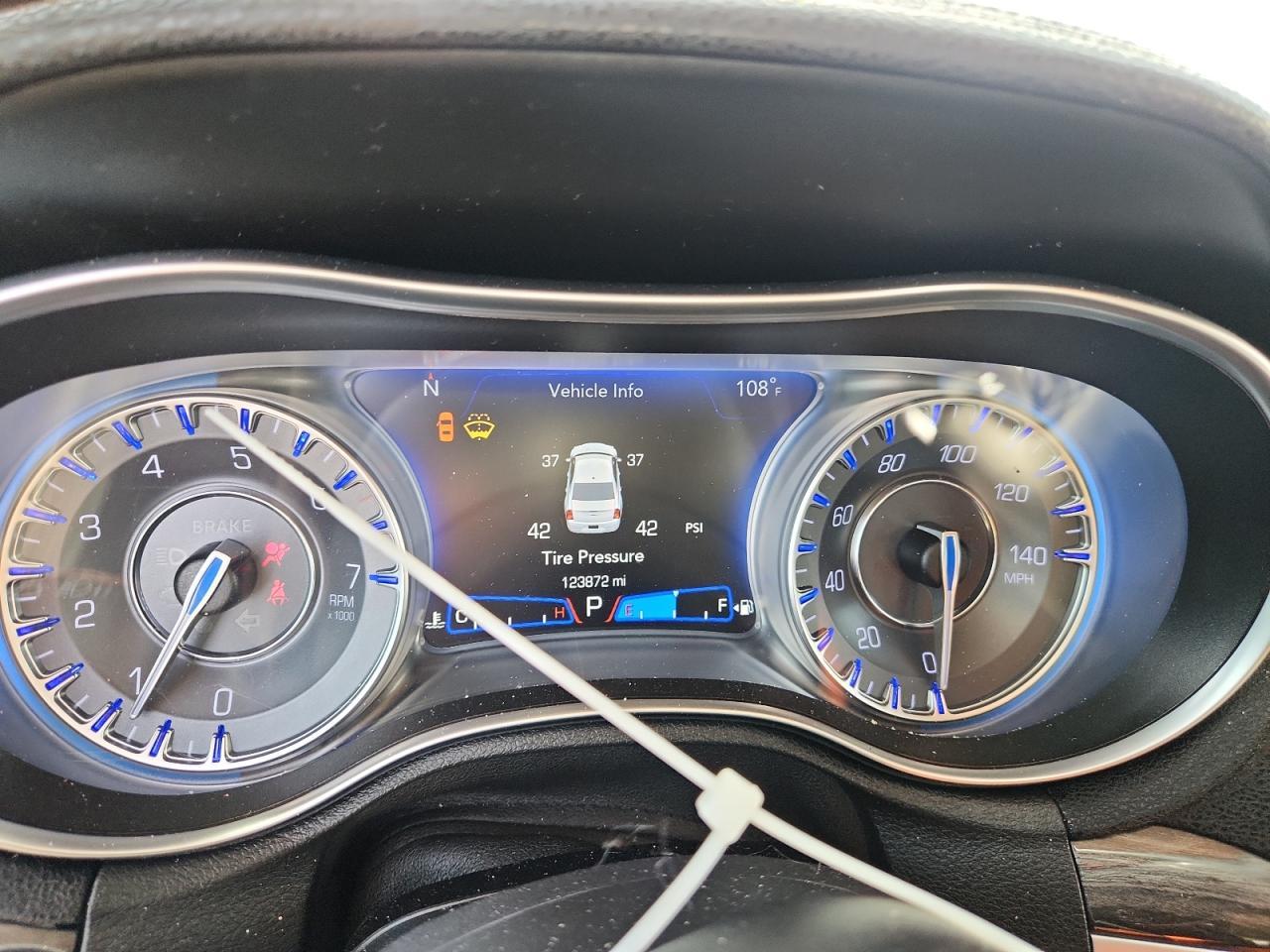 2019 CHRYSLER 300