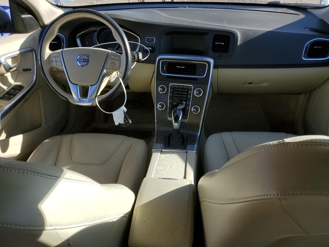 2016 VOLVO V60