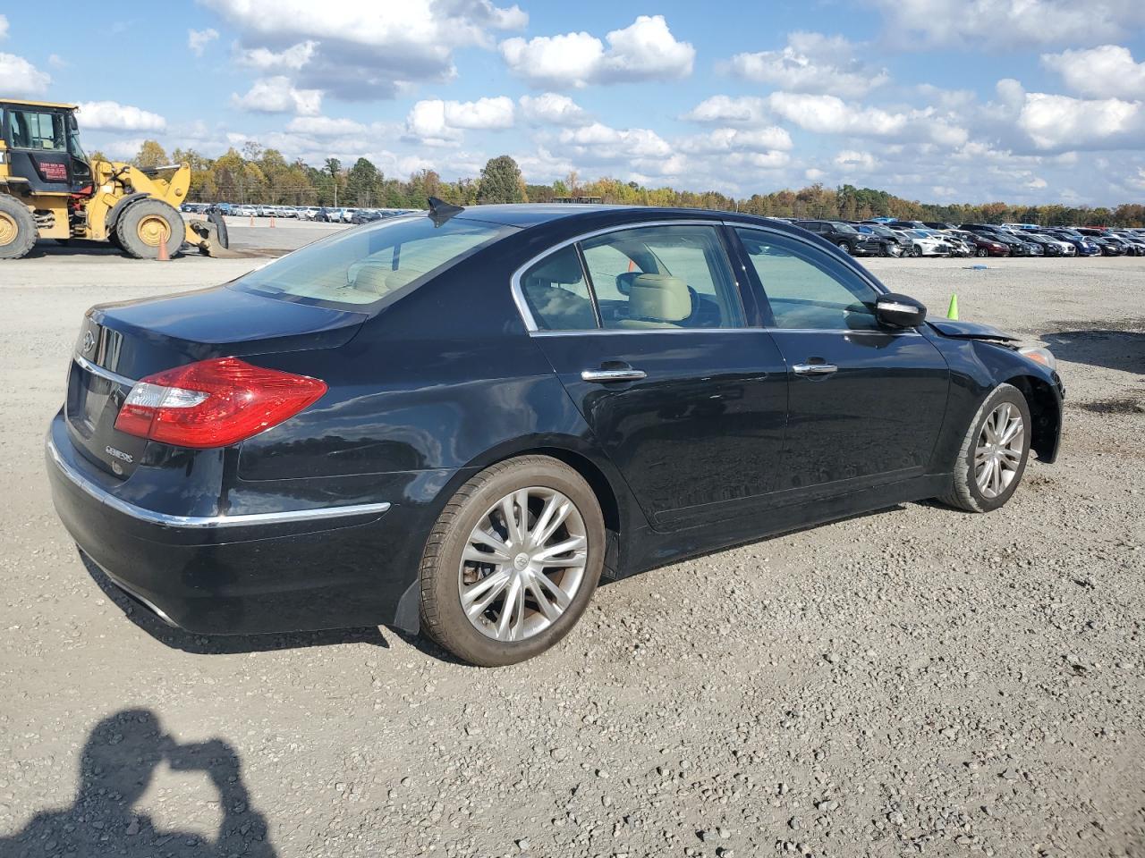 2013 HYUNDAI GENESIS
