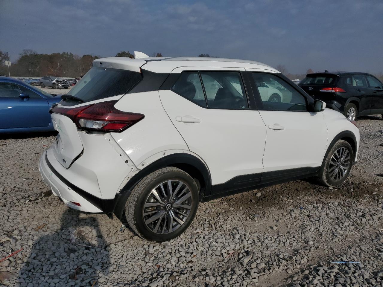 2022 NISSAN KICKS