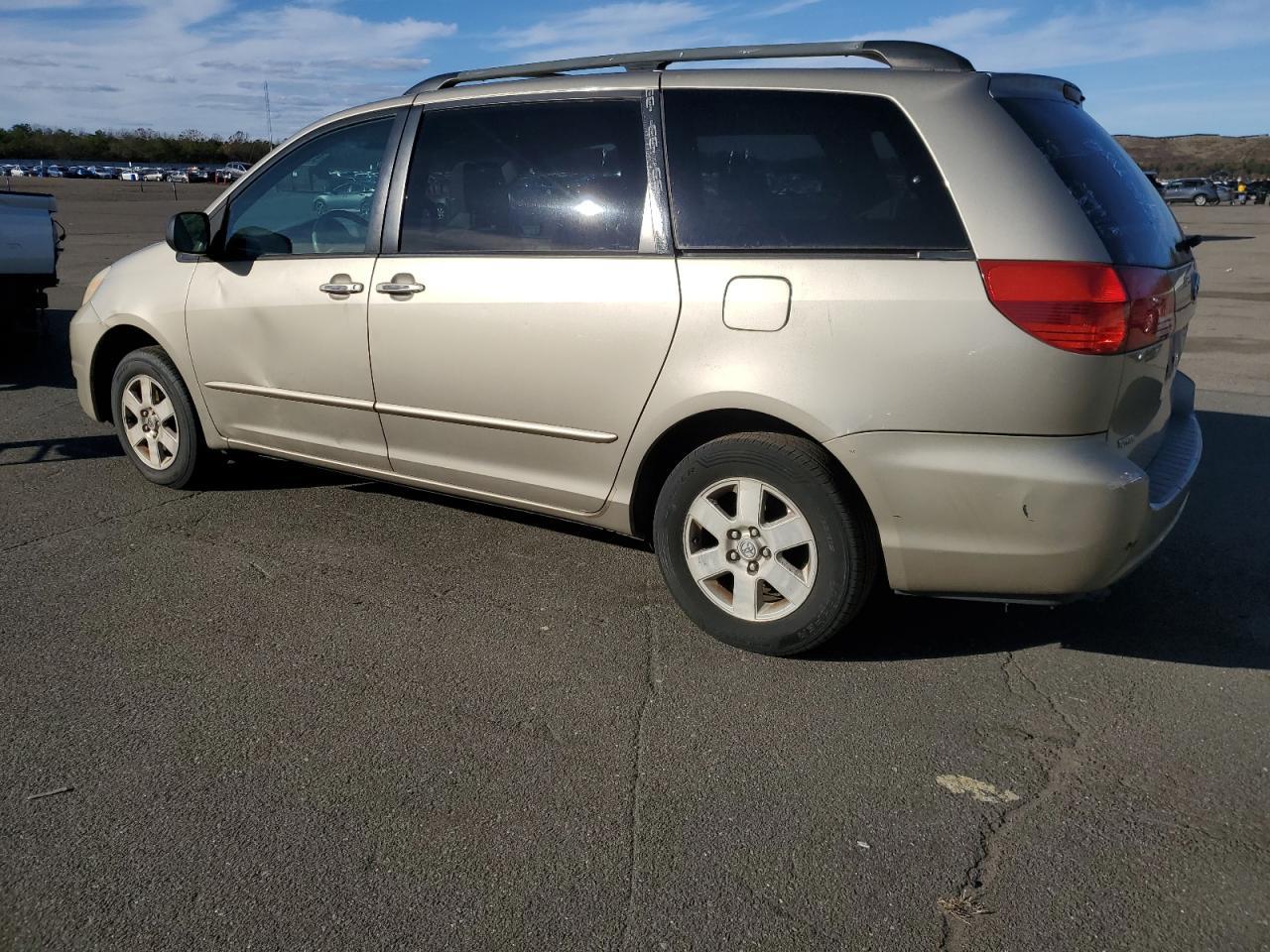 2004 TOYOTA SIENNA