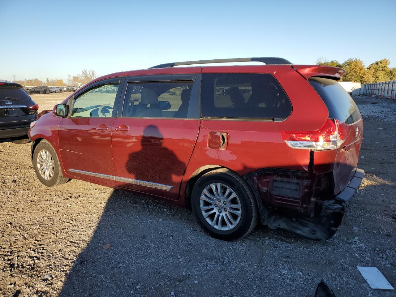 2012 TOYOTA SIENNA