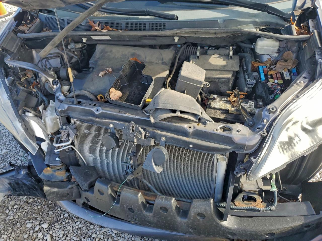 2011 TOYOTA SIENNA