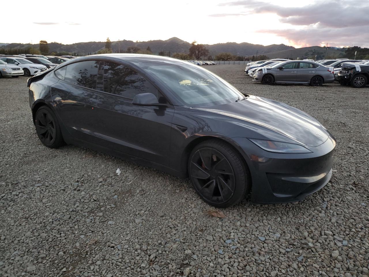 2024 TESLA MODEL 3
