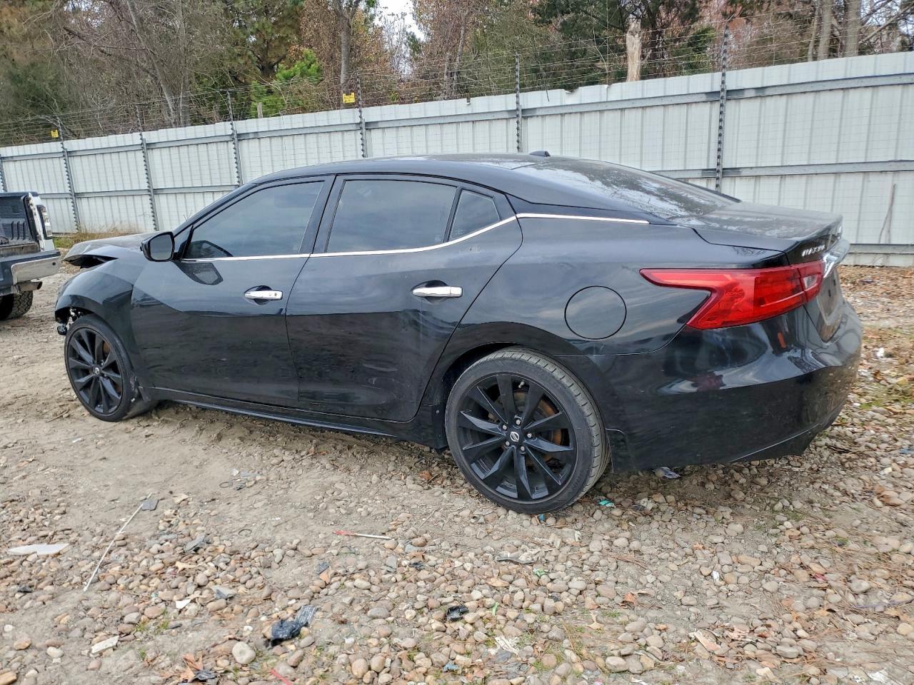 2016 NISSAN Maxima