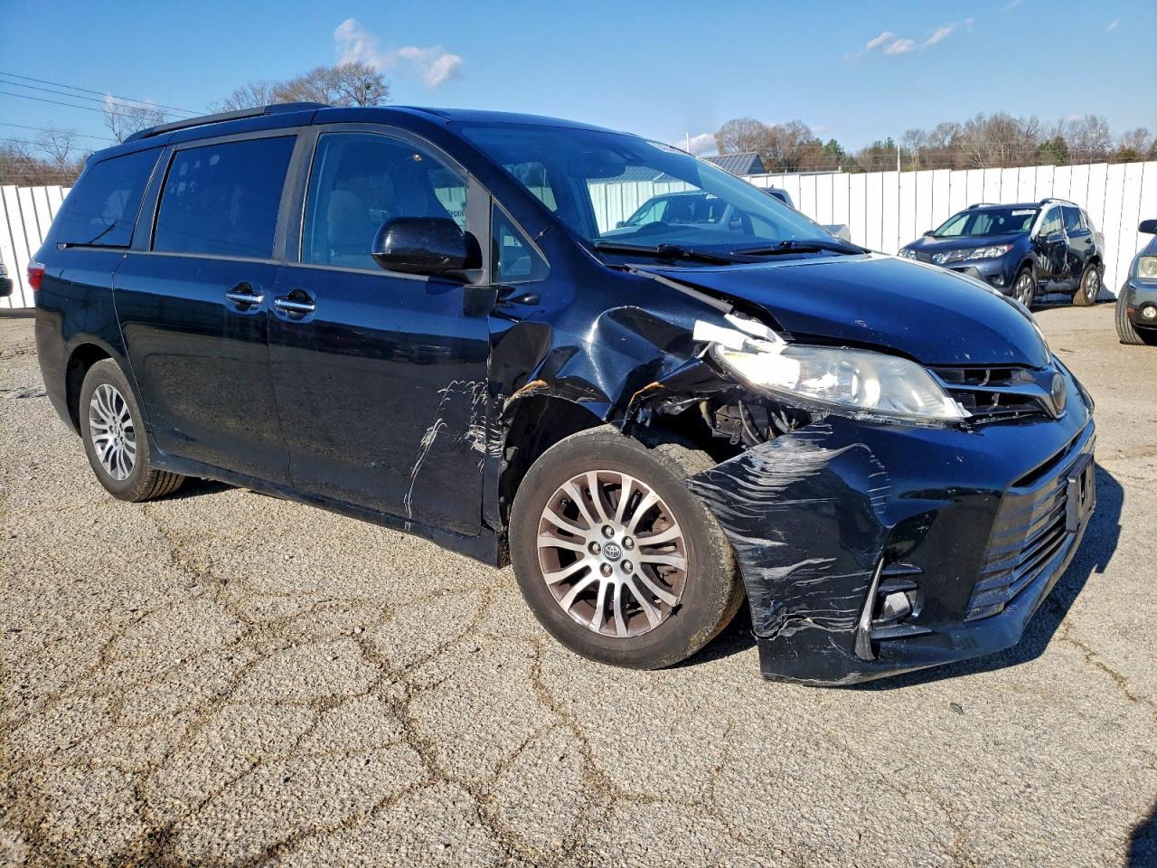 2019 TOYOTA SIENNA