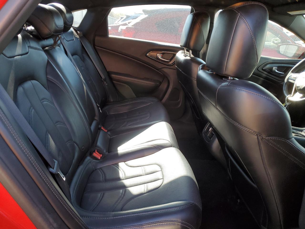 2016 CHRYSLER 200