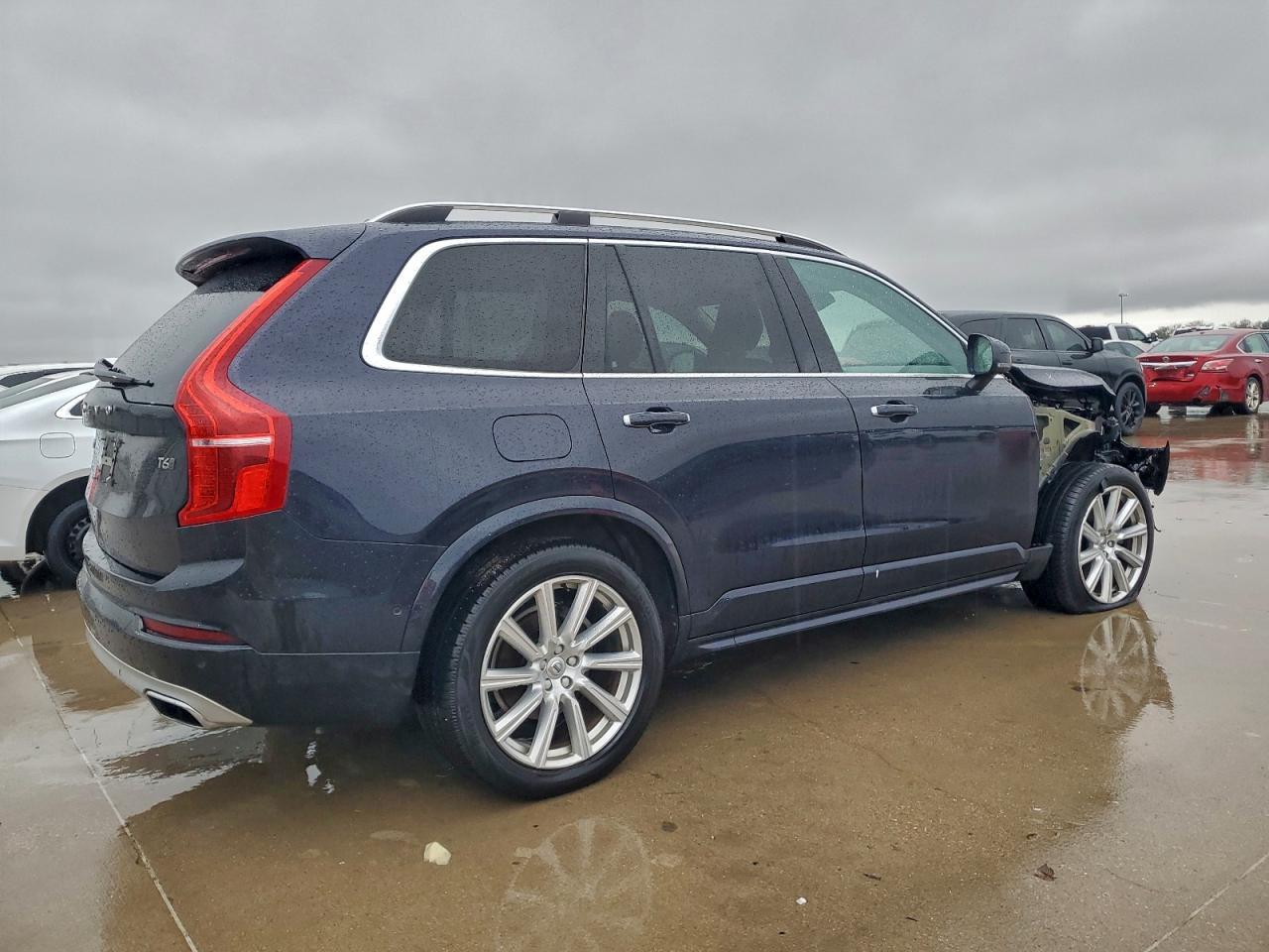 2016 VOLVO XC90