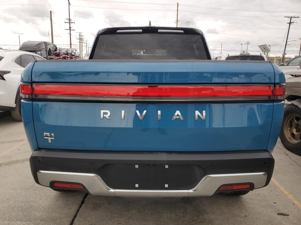 2024 RIVIAN R1t